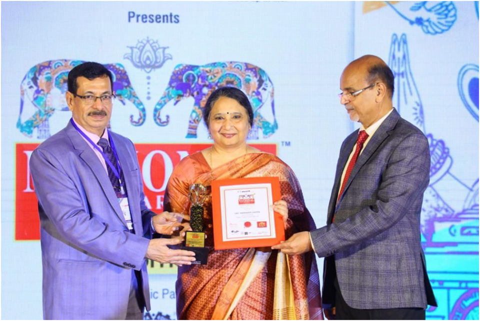 Ms Parminder Chopra, Director (Finance), Power Finance Corporation Ltd (PFC) receiving the prestigious ET Ascent “Best CFO-PSU” Award at a glittering ceremony held at Taj, MG Road, Bengaluru