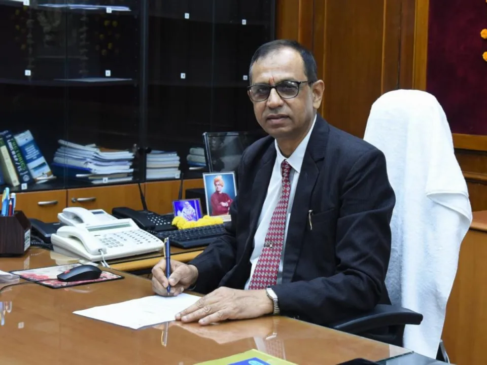 Dr. Suresh Chandra Pandey ने RINL में निदेशक (वित्त) का पदभार ग्रहण किया