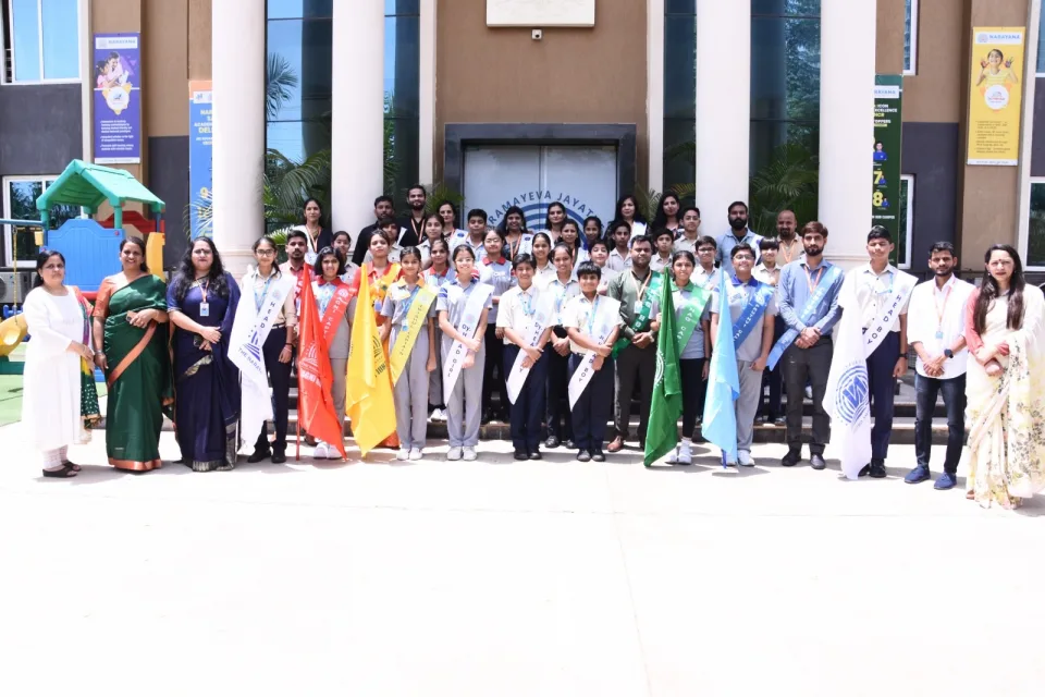 नारायण ई-टेक्नो स्कूल सेक्टर-77 मानेसर में हुआ अलंकरण समारोह