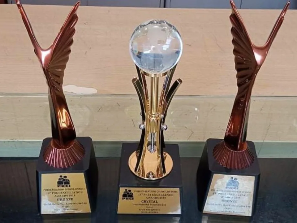 DMRC wins multiple awards at the 17th Global Communication .
