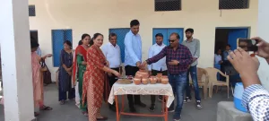 निगम अधिकारियों ने एकत्रित किए मिट्टी व चावल