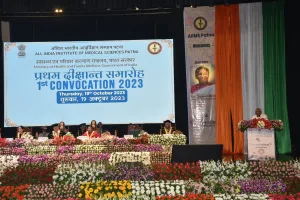 एम्स के दीक्षांत समारोह में बोलीं राष्ट्रपति, माता-पिता और डॉक्टर भगवान के रूप