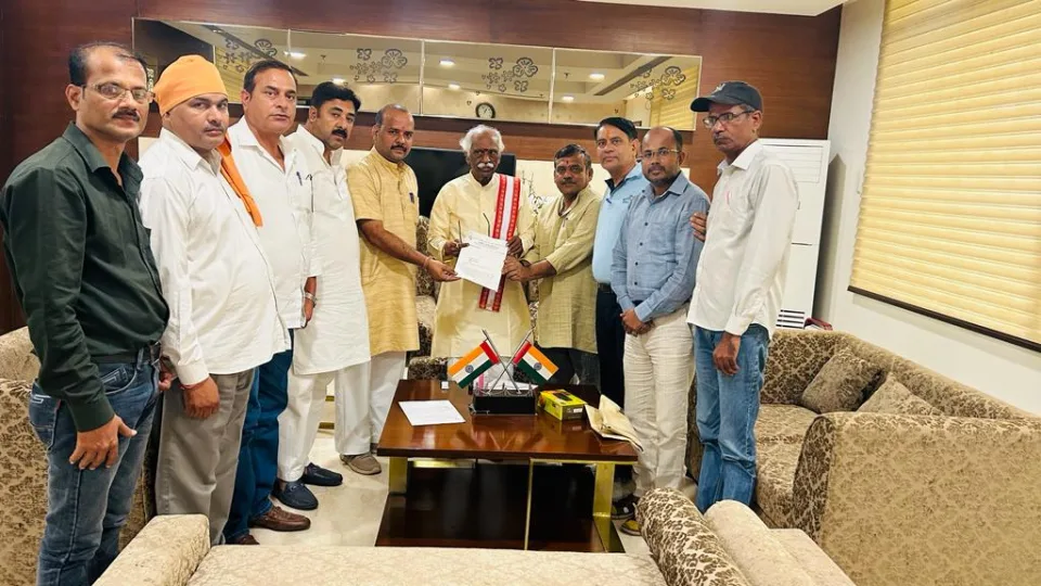 हरियाणा ऑटो चालक संघ सम्बंधित भारतीय मजदूर संघ ने हरियाणा के महामहिम राज्यपाल बंडारू दत्तात्रेय से मुलाकात की