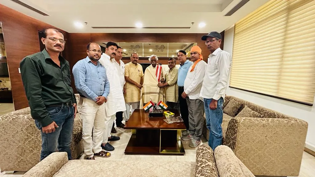 हरियाणा ऑटो चालक संघ सम्बंधित भारतीय मजदूर संघ ने हरियाणा के महामहिम राज्यपाल बंडारू दत्तात्रेय से मुलाकात की