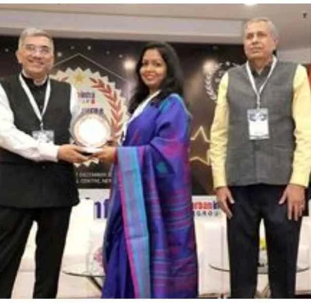 RITES Mukta Mitra wins 'Emerging Metro Woman of the Year' award