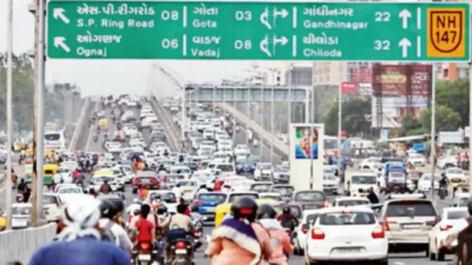 Govt issues new guidelines to make Indian highways safer; temperature and traffic-resistant material use mandated