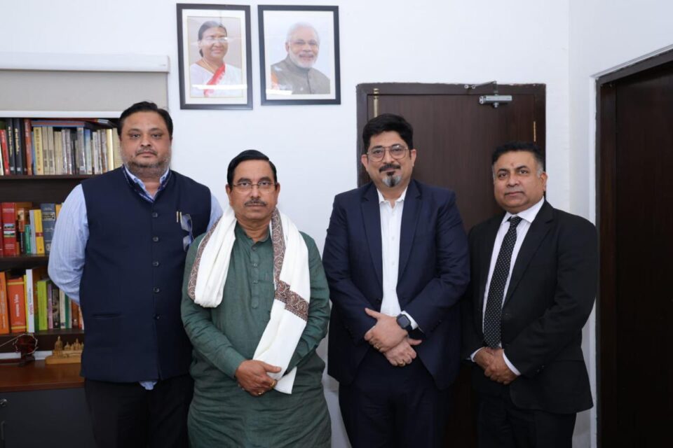 CEO_EESL Vishal Kapoor welcomes Shri Pralhad Joshi on his appointment as Minister of New and Renewable Energy & Minister of Consumer Affairs Food and Public Distribution!