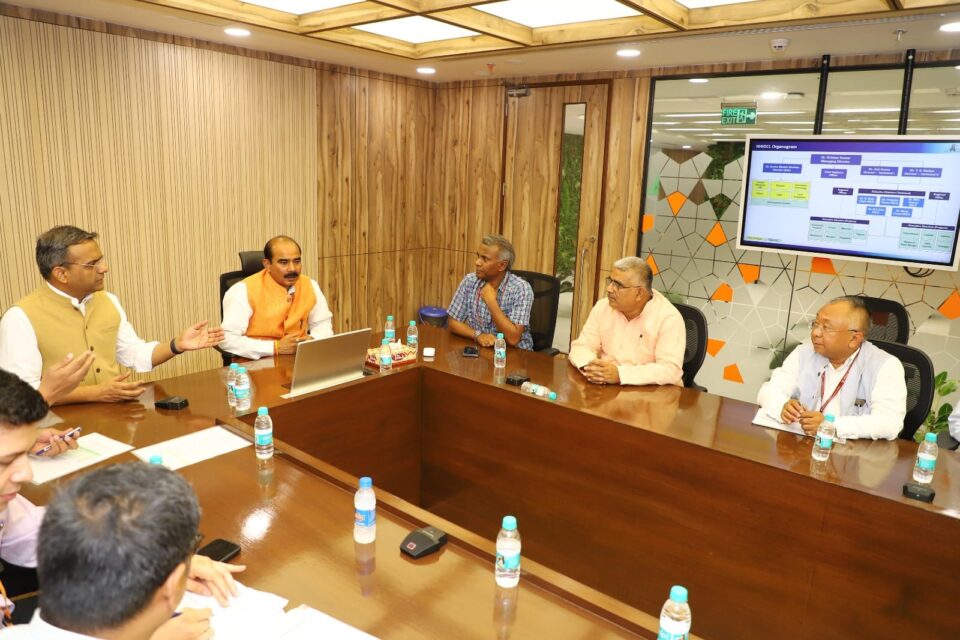 Shri Ajay Tamta Visits NHIDCL Headquarters