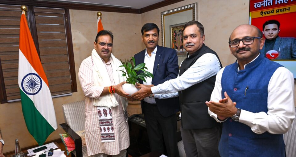Shri R. K. Tyagi CMD POWERGRID met CM of Rajasthan