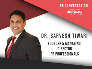 Dr. Sarvesh Tiwari interacts with young Media students of Delhi School of Communication