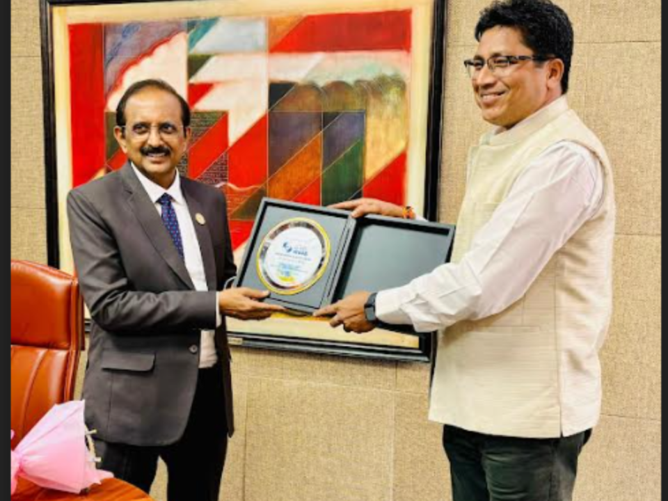 CMD IREDA Meets SBI Chairman to Discuss Renewable Energy Collaboration