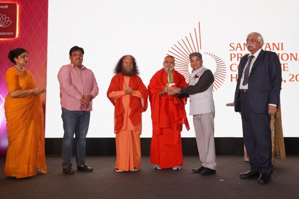 Sampark Bharti, a global organisation of Sanatani Professionals & businessmen from over 50 countries, successfully hosted the first ever Sanatani Professionals Conclave (SPC) in Haryana at Crowne Plaza, Gurugram.