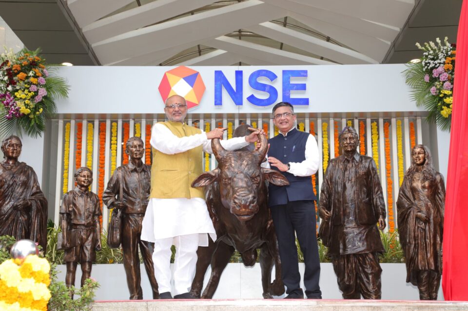 Hon’ble Governor of Maharashtra Shri C P Radhakrishnan inaugurates the iconic statue of NSE Bull and launches a Coffee Table Book at NSE Headquarters