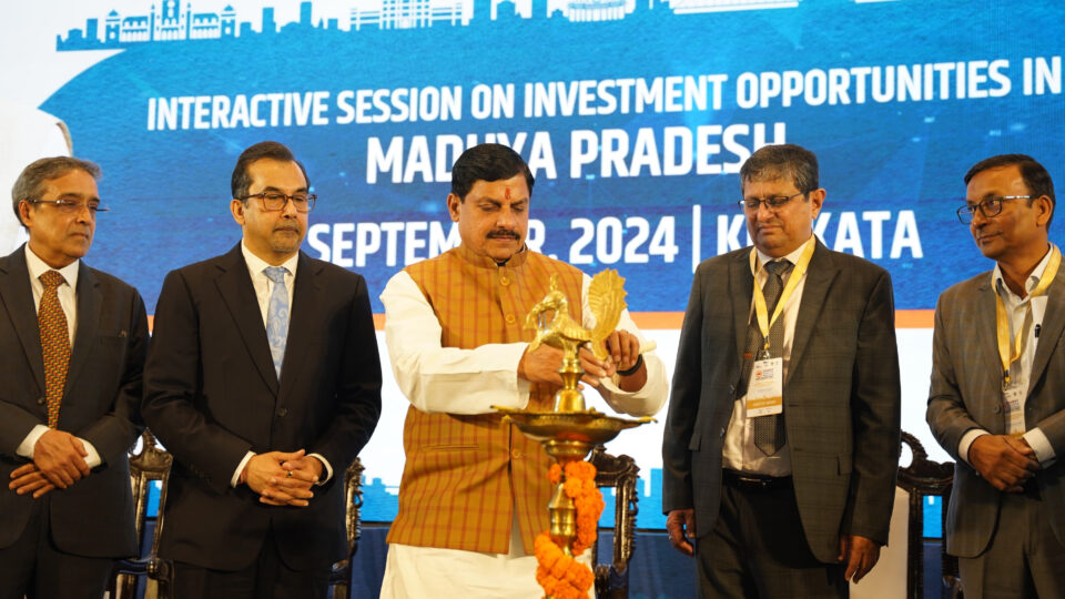 mp mein investors ko lubhane dr. mohan yadav kolkata k daure par