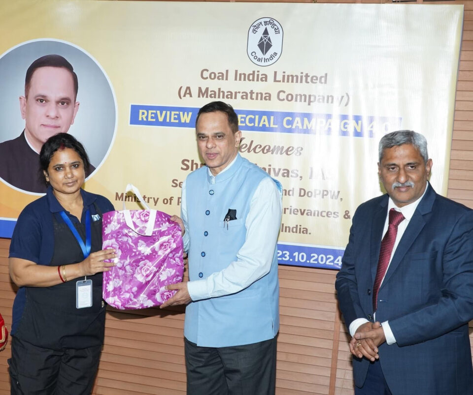 Coal India felicitated the safai karamchari workers