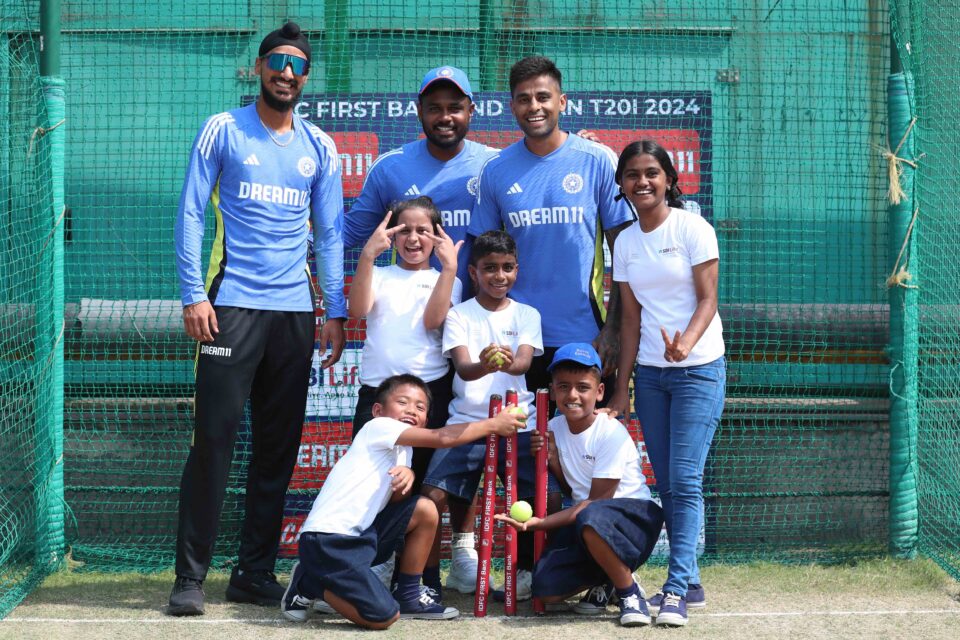 five kids of Bengaluru meet Indian national cricket team