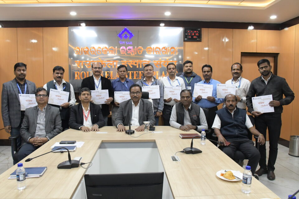 12 employees of HR areas of SAIL RSP awarded under Shabash Scheme