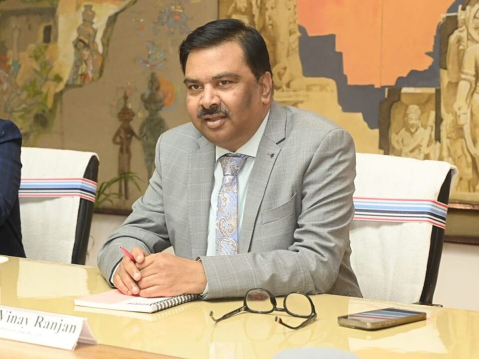 Coal India Director (P&IR) Vinay Ranjan takes review at NCL