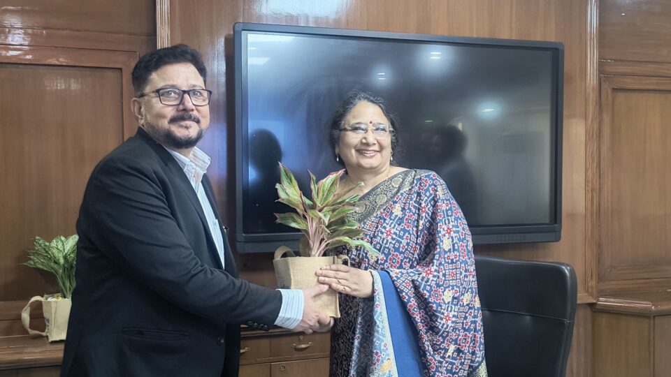 Smt. Parminder Chopra assumes additional charge as CMD REC Limited