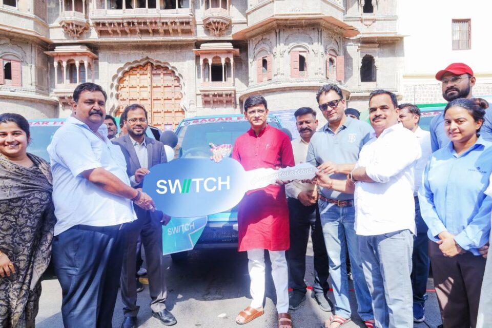 SWITCH Mobility Flags Off 100 SWITCH IeV3 for Waste Management to Indore