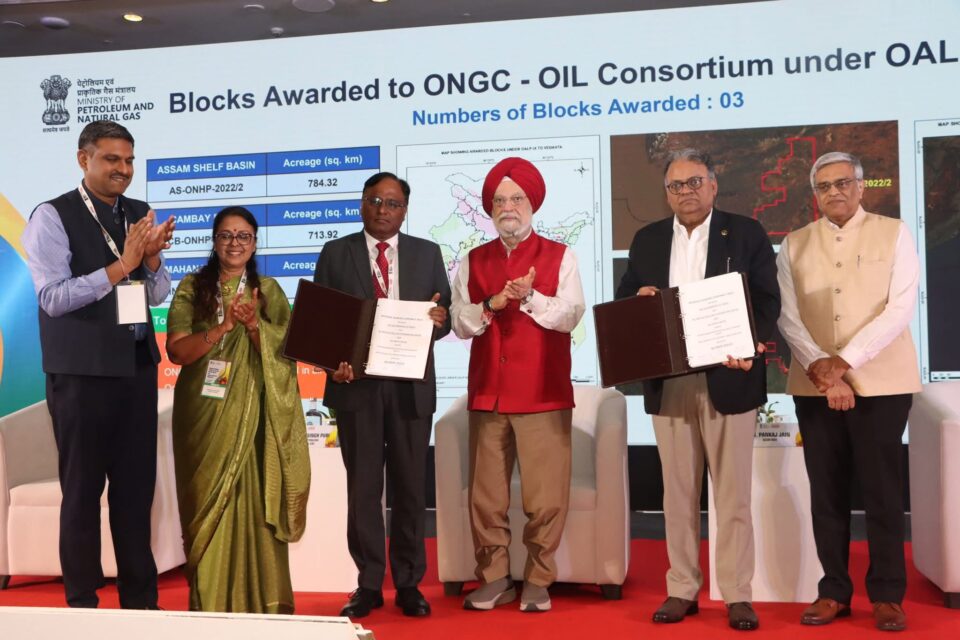 Contract Signing Ceremony for OALP Bid Round IX