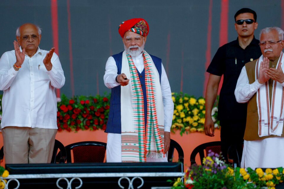 Prime Minister Lays Foundation Stone and Dedicates POWERGRID’s Green Energy Transmission Projects Worth ₹39300 Crore in Gujarat