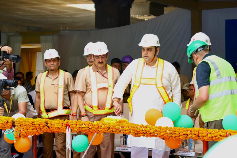 DMRC COMPLETES ONE MORE TUNNELLING MILESTONE ACHIEVES BREAKTHROUGH AT TUGHLAKABAD RAILWAY COLONY STATION ON ITS GOLDEN LINE UNDER PHASE_IV