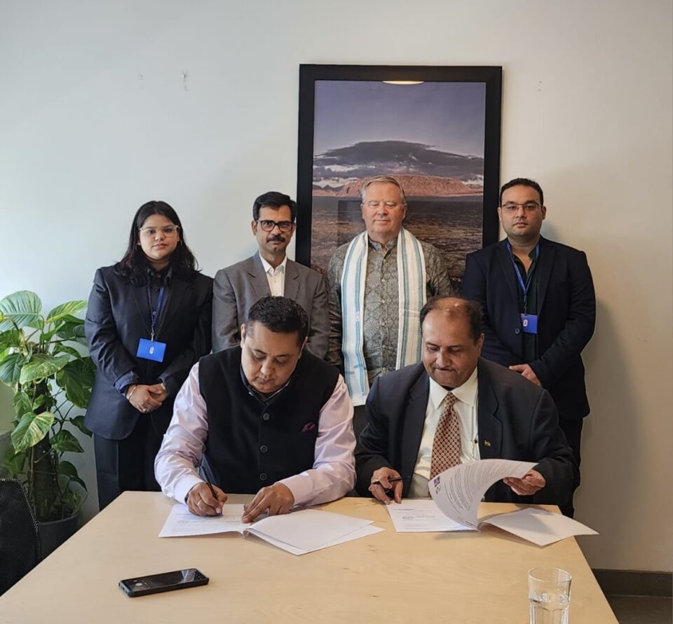 Director General IISD Dr. Srikanta K Panigrahiis Signing an MoU with Chairman Indo Islandic Business Association IIBA