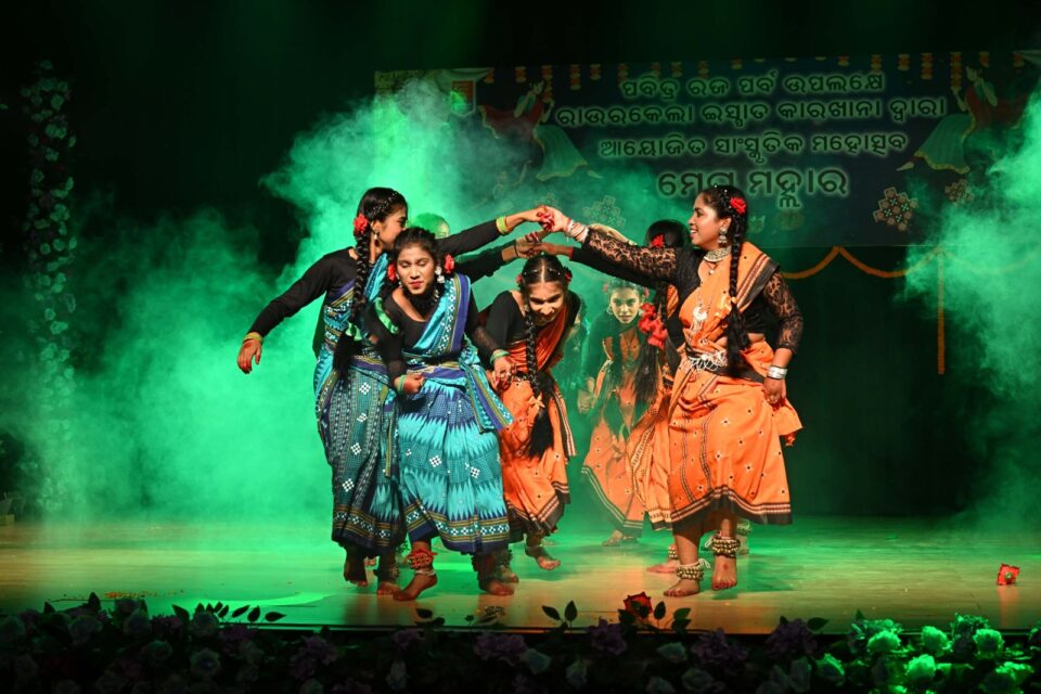 ‘Megha Mallhar’ an evening of Dance & Music organised by SAIL RSP to mark Raja Utsav