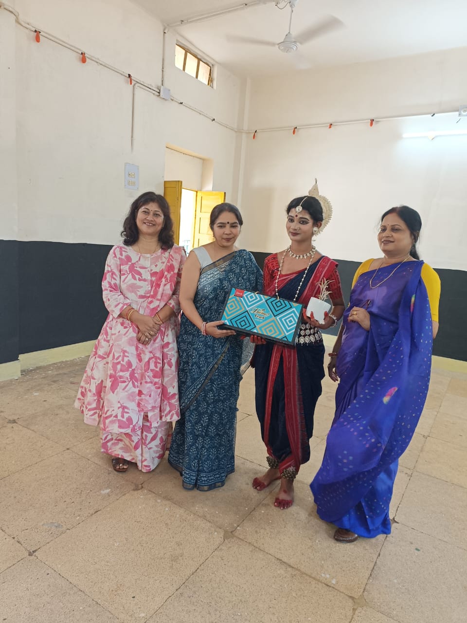 Alumna Returns to Inspire: Guides DISS Students to Cultural Excellence
