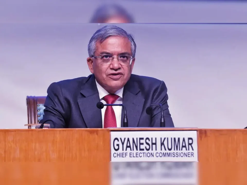 IAS officers condemn personal attacks on Chief Election Commissioner