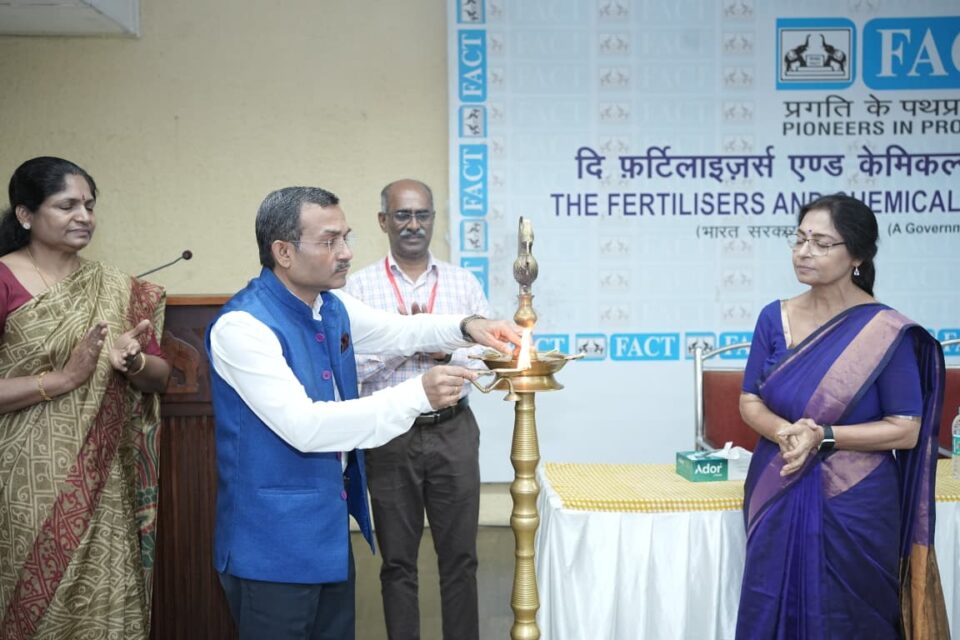 Dr. Meenakshi Davar Conducts One-Day Leadership Program at FACT