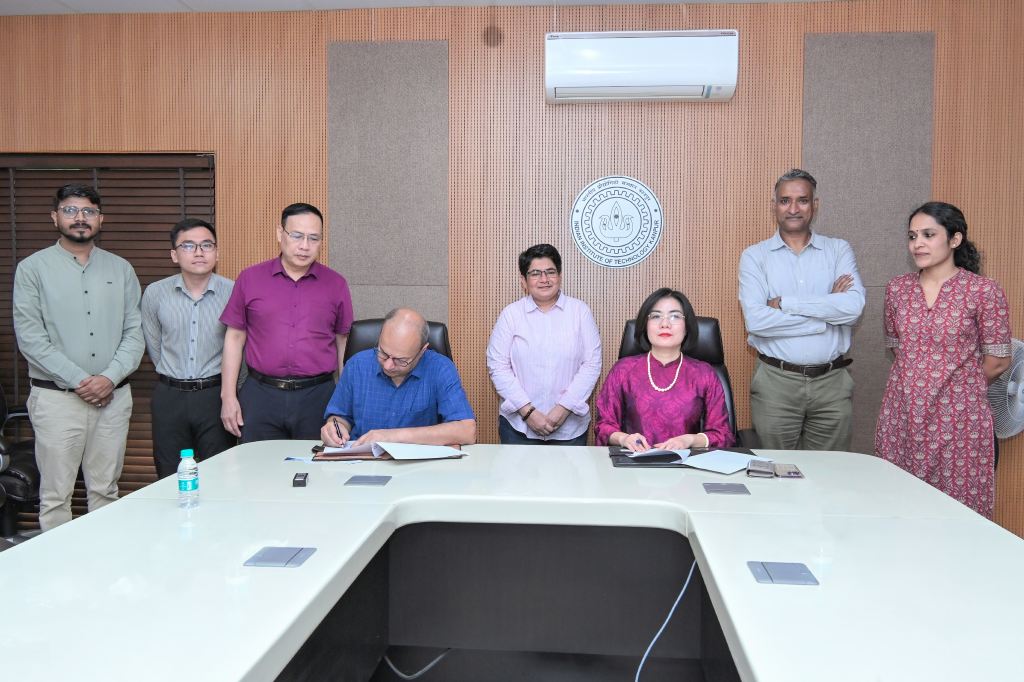 IIT Kanpur and Vietnam National University Sign MoU