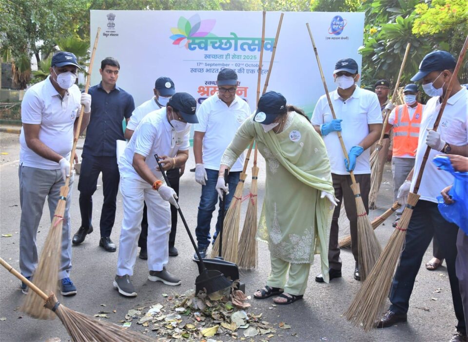 PFC Organises Shramdaan as part of Swachhta Hi Seva 2025