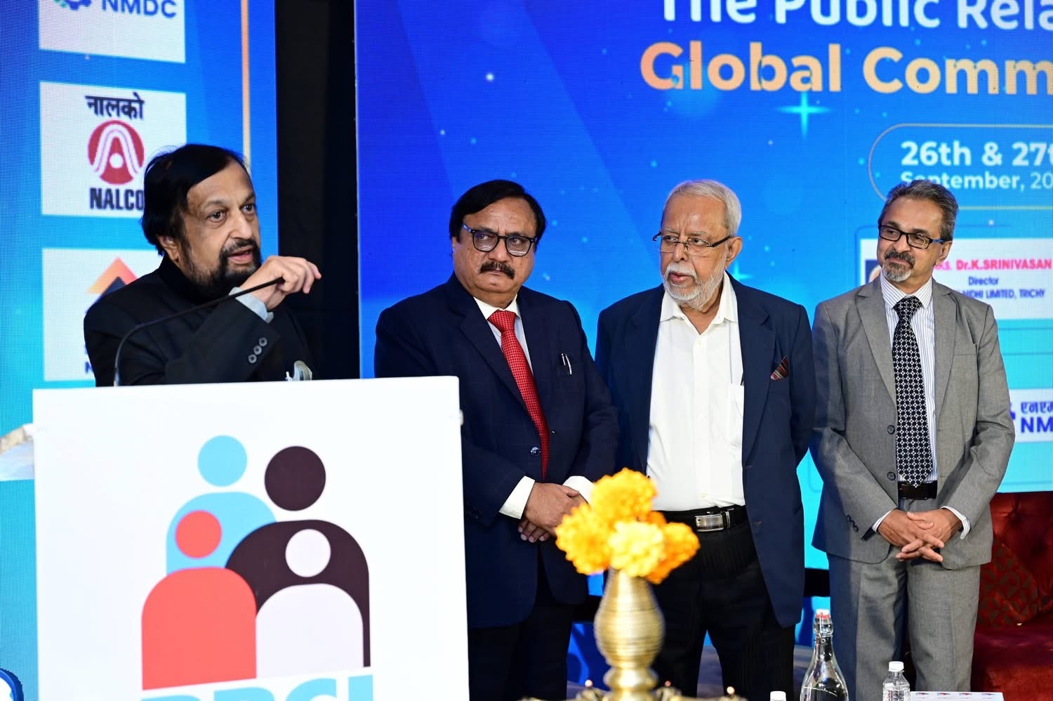 Director (Human Resources) WCL honoured with 'People Centric Leadership' Award