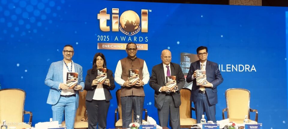 Book ‘The COB (Web) Turns Twenty’ Written by Journalist & Author Dr. Shailendra Kumar