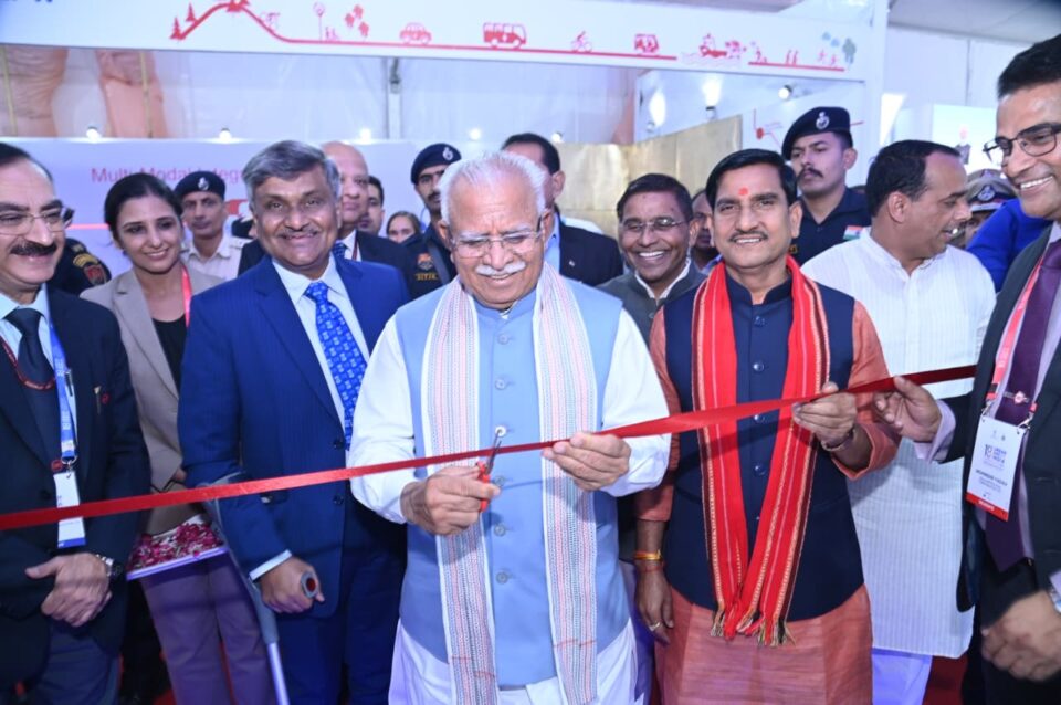 Union Minister Shri Manohar Lal Visits DMRC Stall at 18th Urban Mobility India Conference & Expo 2025