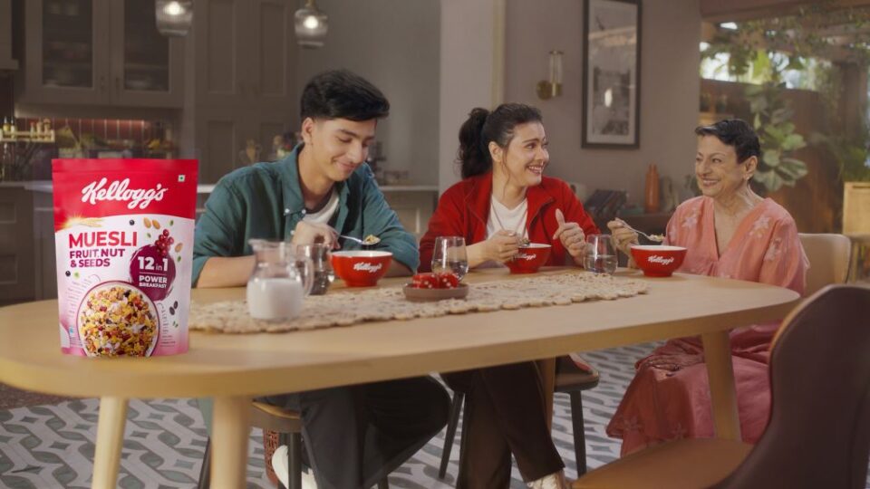 Kellanova brings together Kajol and Tanuja to have a Power Breakfast with Kellogg’s Muesli