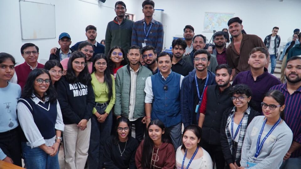 Shri Rahul Kashyap Conducts Intensive Crisis Communication Workshop at IIMC