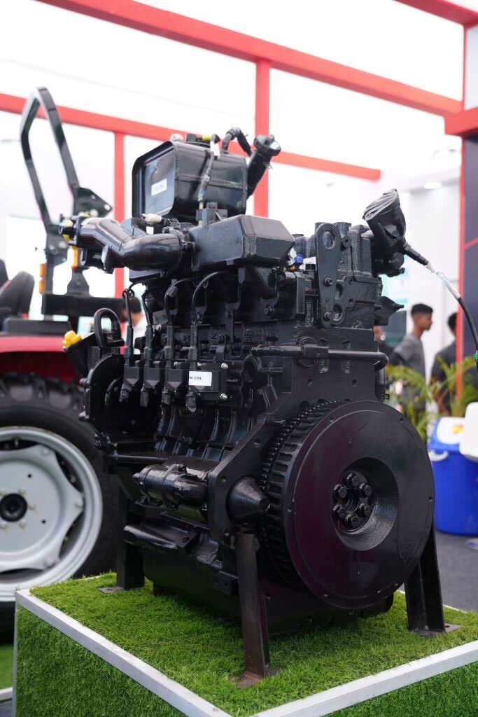 Mahindra showcases Range of Alternate Fuel Tractors & Technologies at Agrovision 2025 Nagpur