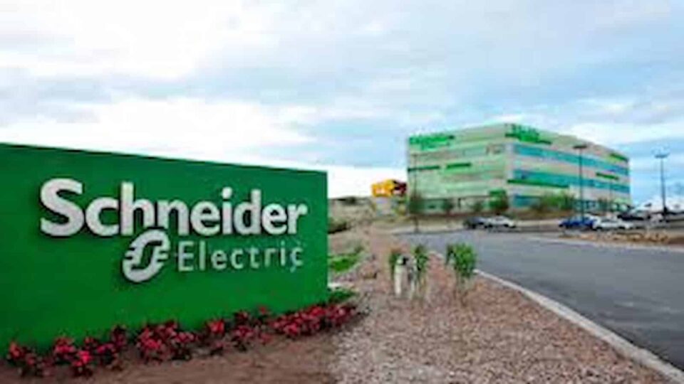 Schneider Electric partners with VIT to strengthen innovation and research in Smart City and Smart Factory technologies 