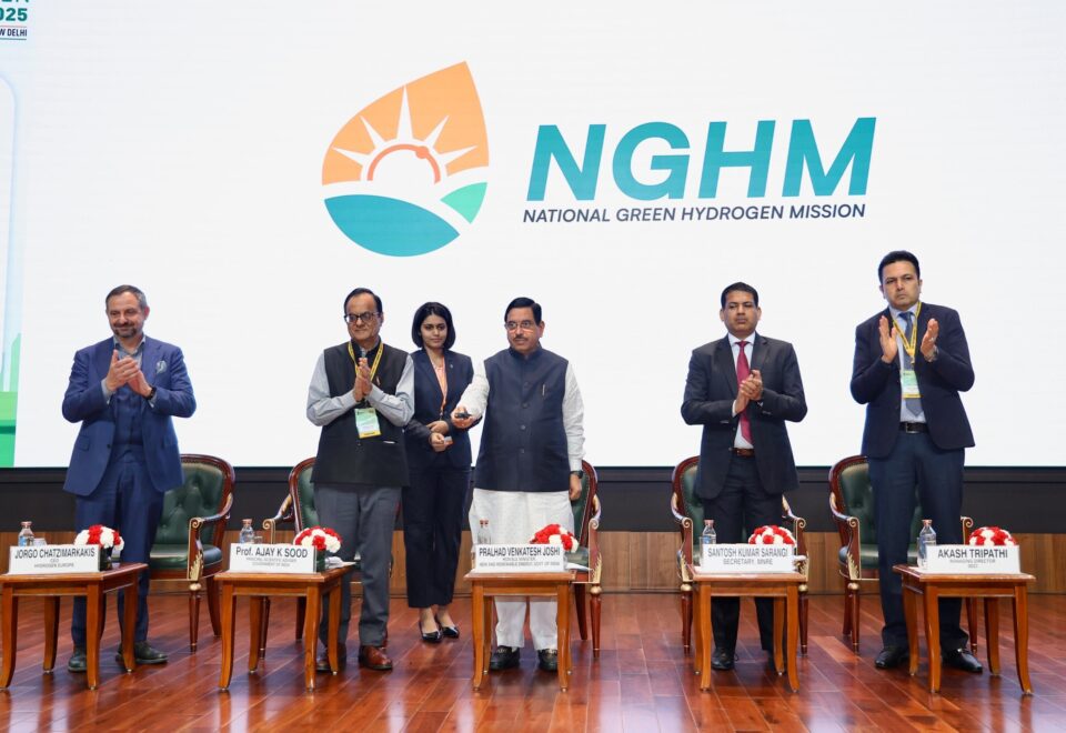 Union Minister Pralhad Joshi Announces ₹100 Crore Call for Biomass-Based Hydrogen Pilot Projects