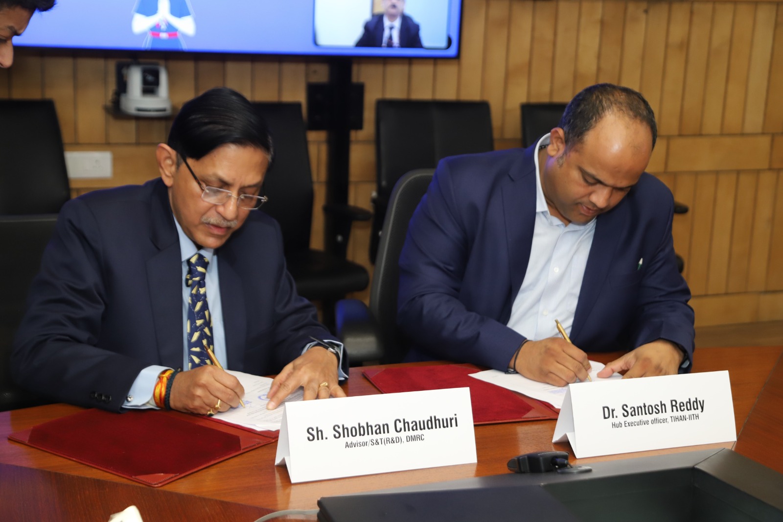 Delhi Metro Signs MoU with IIT Hyderabad’s TiHAN for Next-Gen Autonomous Navigation Solutions