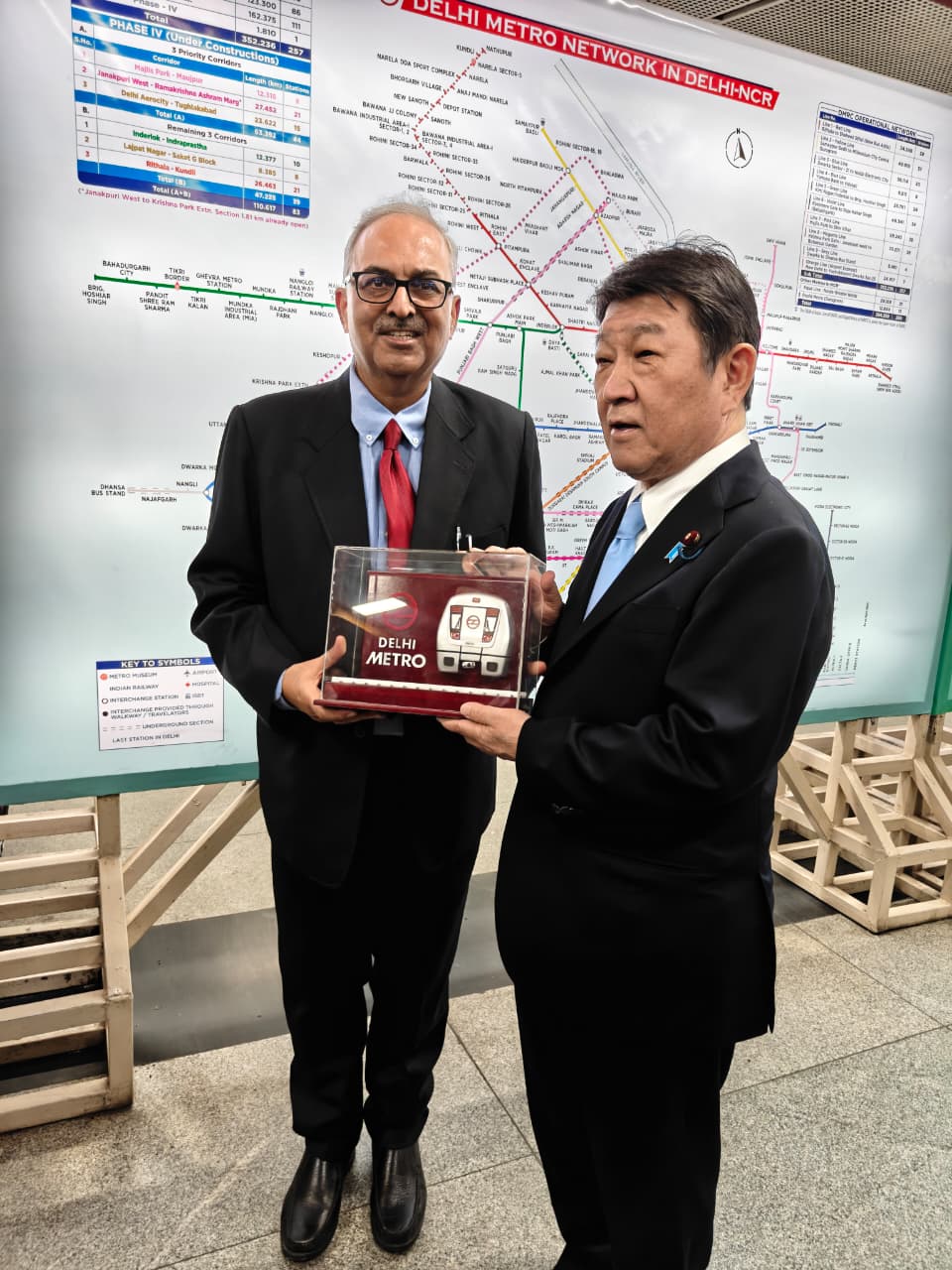 Japanese Foreign Minister Motegi Toshimitsu visits Delhi Metro