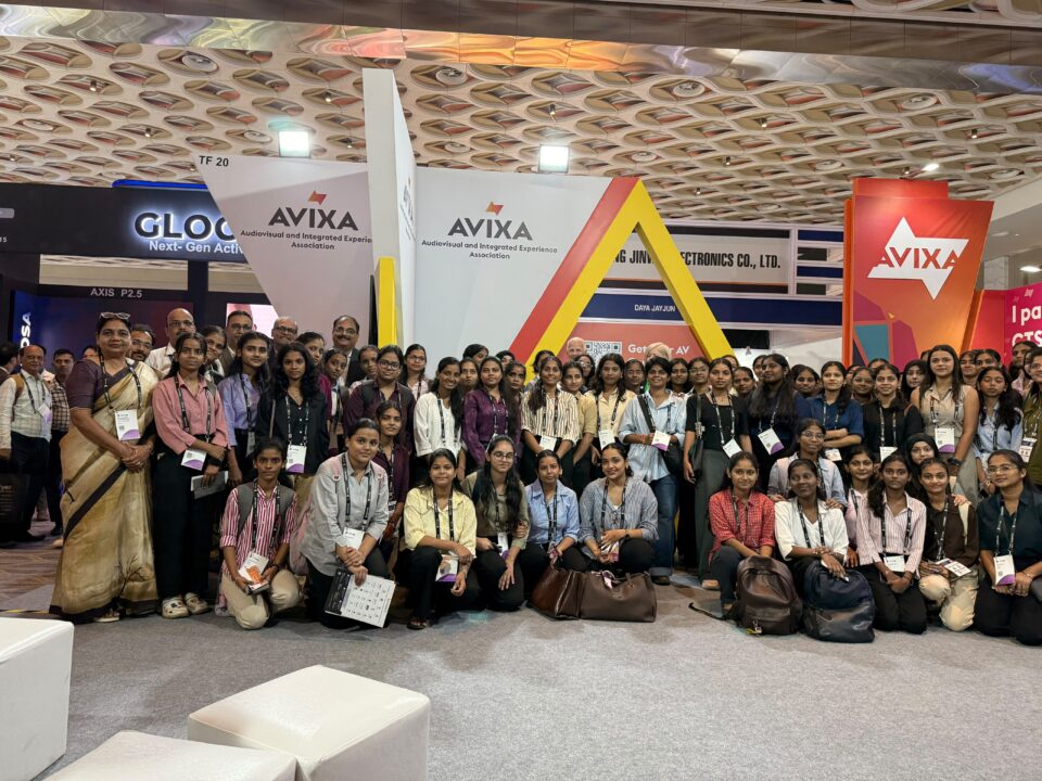 AVIXA SNDT Women’s University MoU